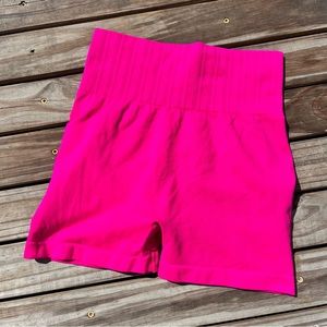 NWOT shein workout booty scrunch shorts